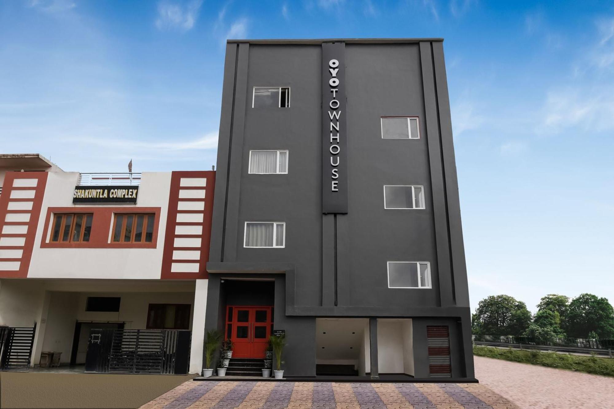 מלון Bijnaur Townhouse The Awadh Airport Near Chaudhary Charan Singh International Airport מראה חיצוני תמונה