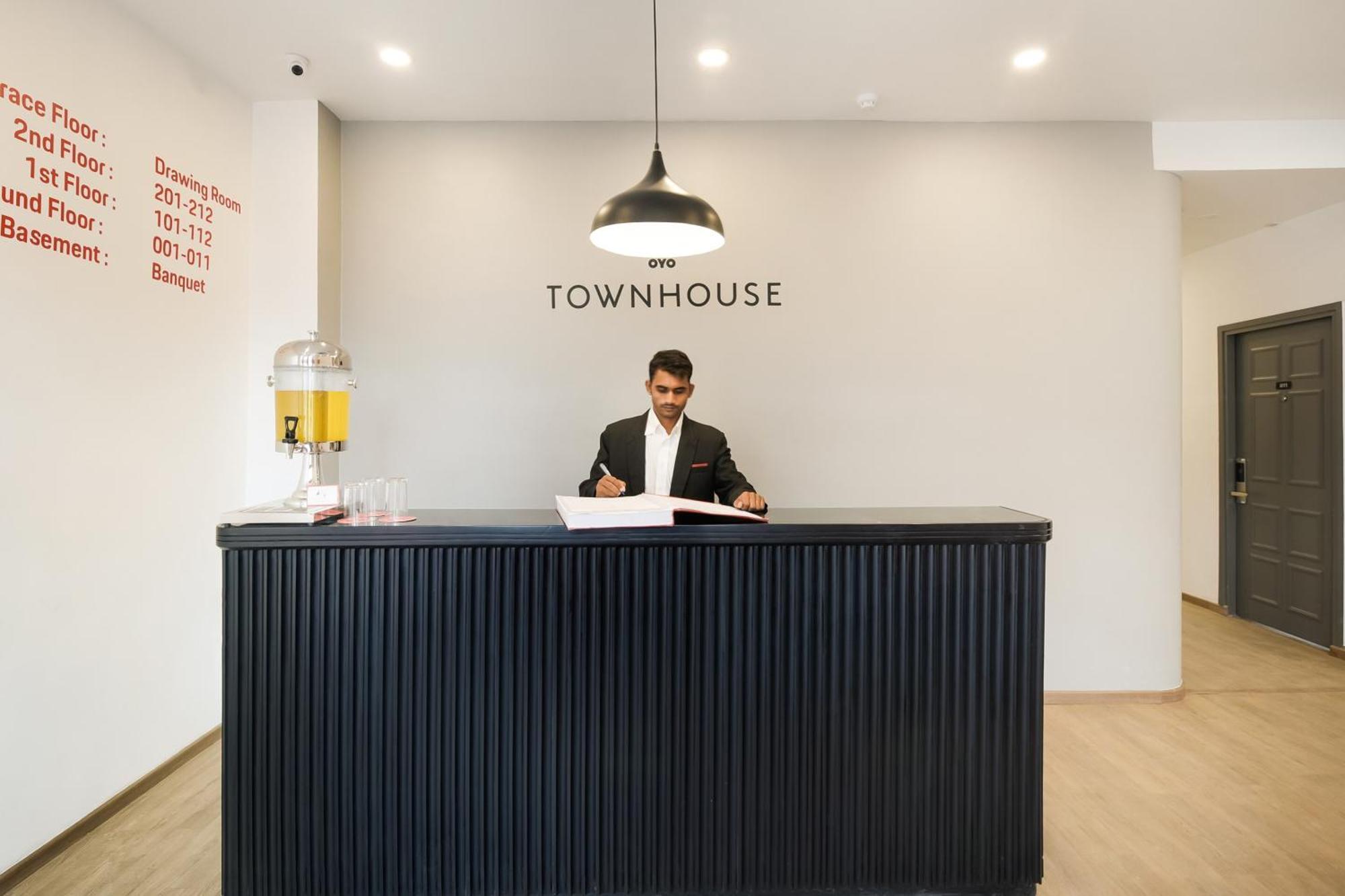מלון Bijnaur Townhouse The Awadh Airport Near Chaudhary Charan Singh International Airport מראה חיצוני תמונה