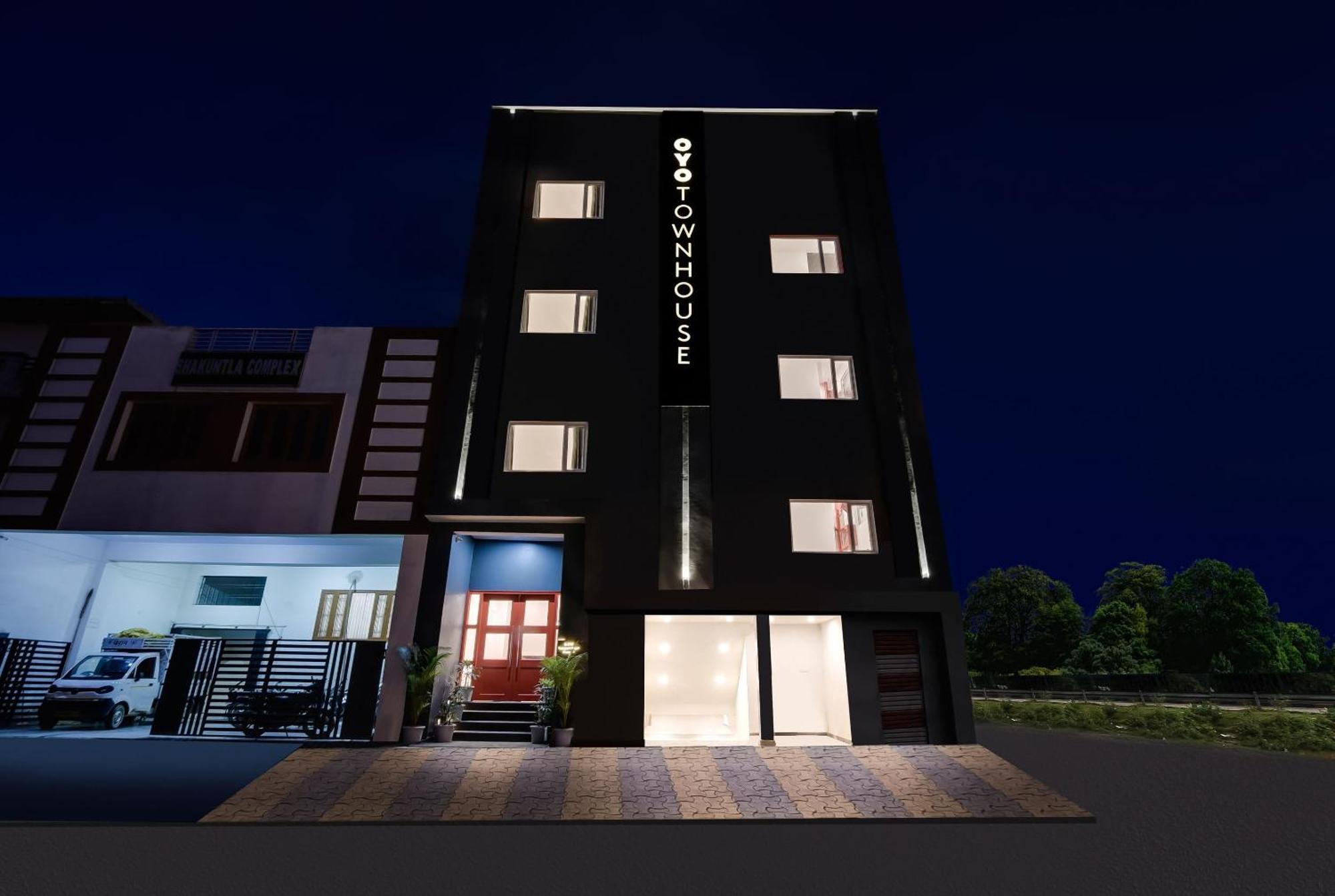 מלון Bijnaur Townhouse The Awadh Airport Near Chaudhary Charan Singh International Airport מראה חיצוני תמונה